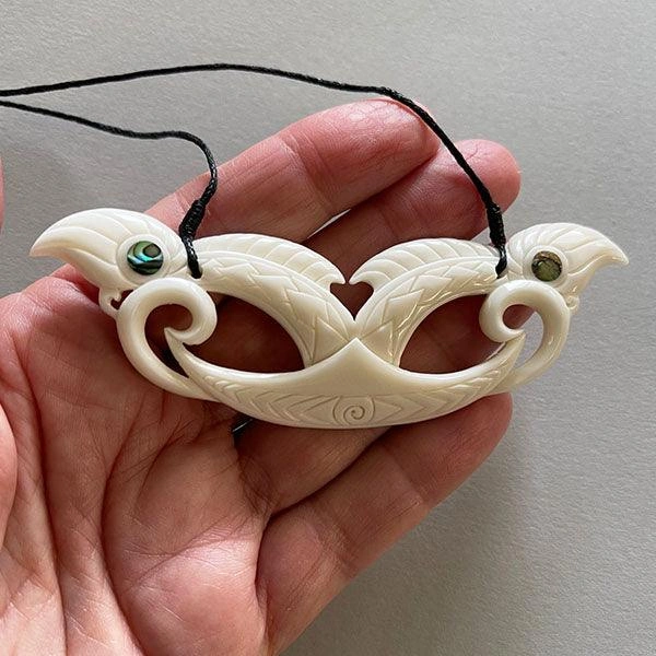 Maori Manaia Bone Necklace – Authentic 10cm Breastplate for a Timeless Look